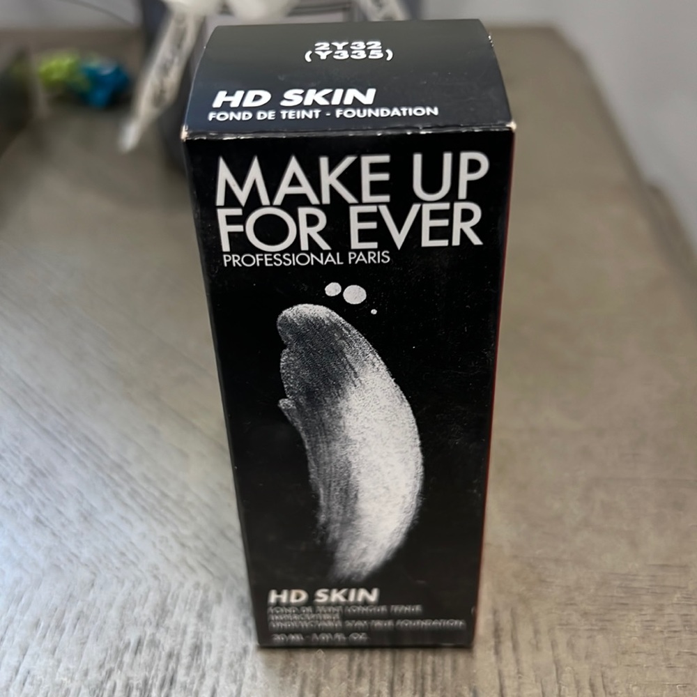 Makeup Forever HD skin foundation in shade 2Y32